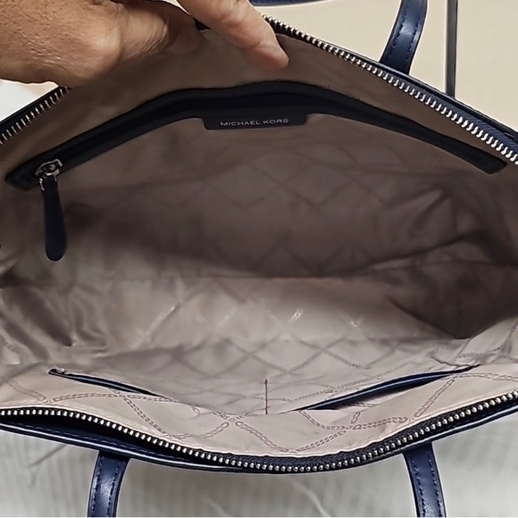 Navy Michael Kors Medium Marilyn Tote Handbag - Picture 2 of 6